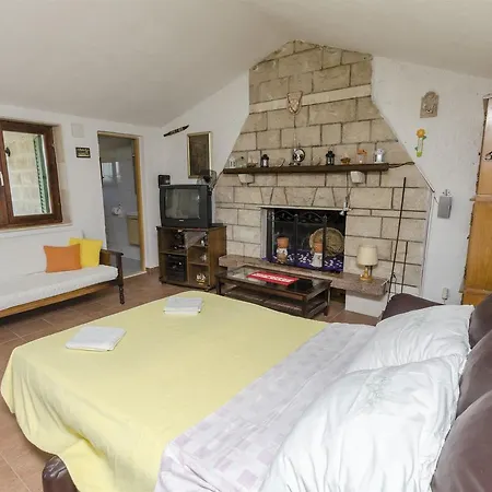 Dom wakacyjny House Fanita Splitska